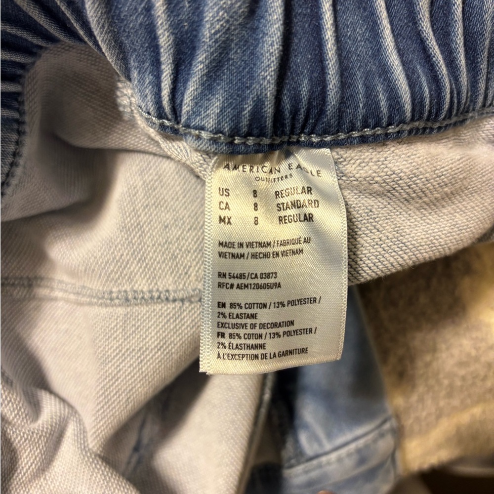 American Eagle jegging joggers. Light blue Jean size 8.